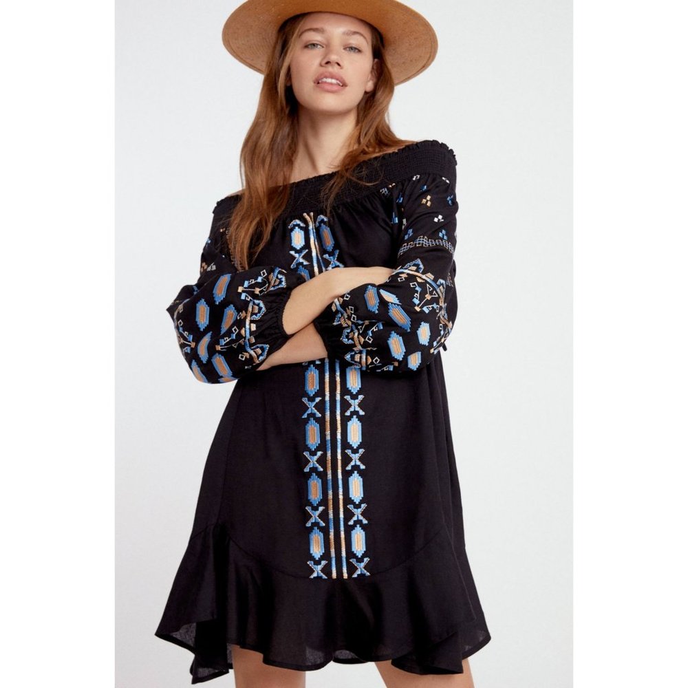 ANTHRO Ranna Gill Grette Embroidered Tunic Dress